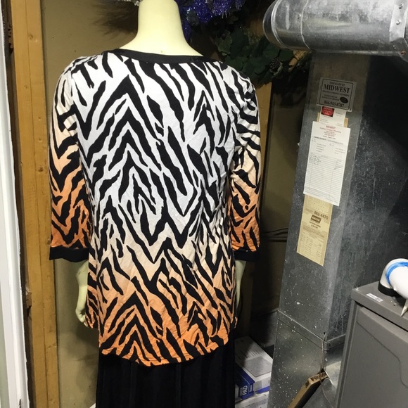 Ala Carte Travel Top - Picture 10 of 16